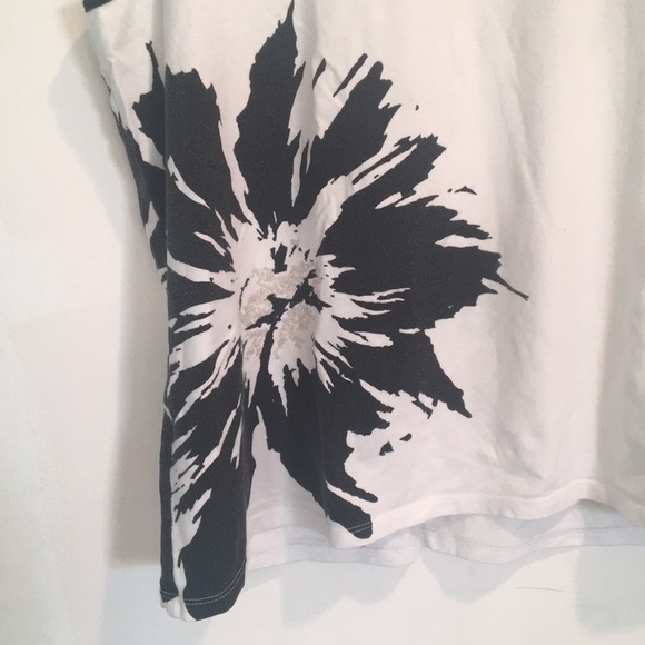 Cute B&W Summer Top - Picture 3 of 5